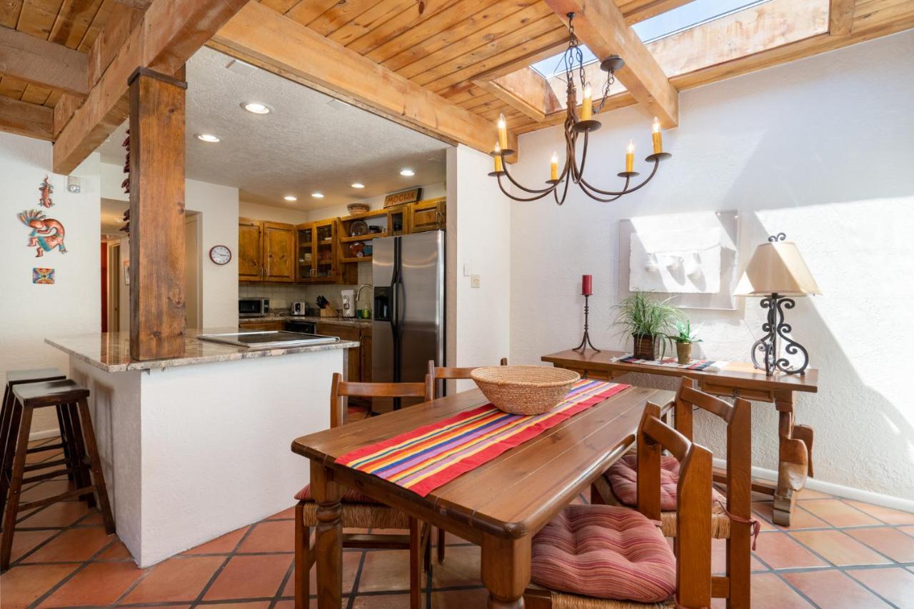 Artist Road #7 Apartment *