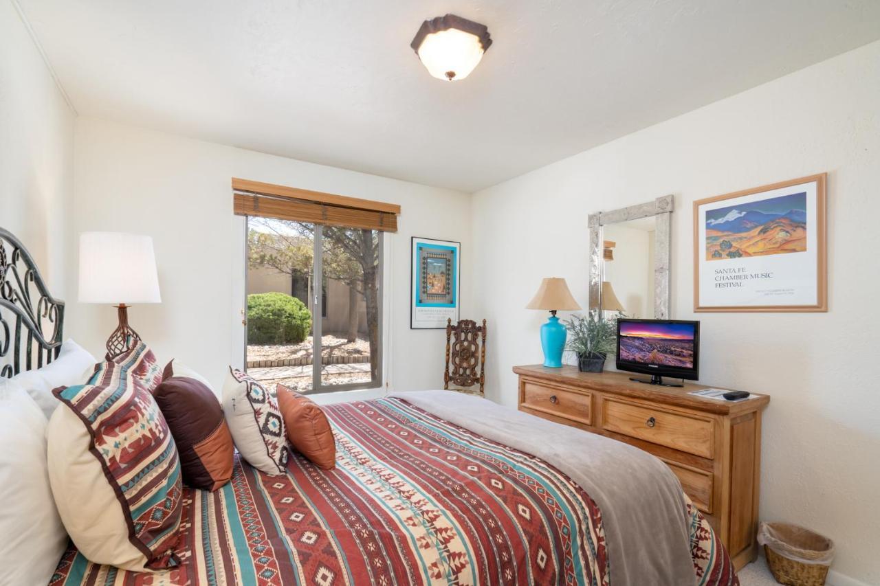 Apartment Artist Road #7